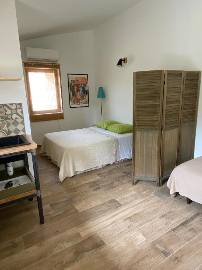 Les Cheneslierres Bed & Breakfast Lourmarin Eksteriør bilde
